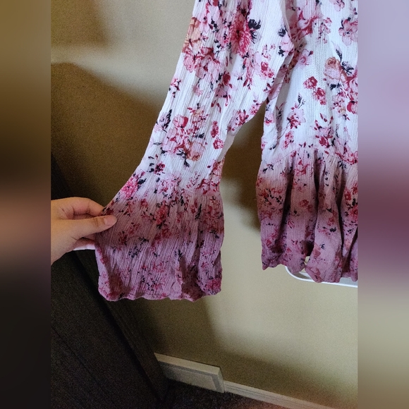 Mystree Ombre Floral Top Size Small - Picture 5 of 6